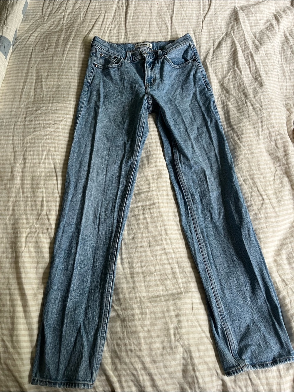 A&F 90’s Straight MidRise - 26L